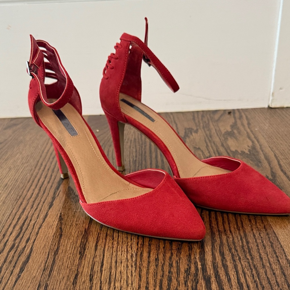 Tahari Red Women's Heels